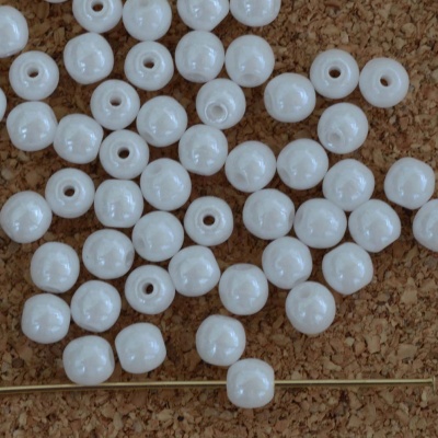 Druk Round White 3 4 6 8 mm Chalk White Shimmer 03000-14400 Czech Glass Beads